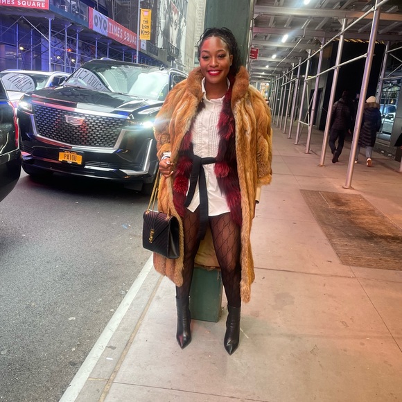 White button down dress with heart on chest - Picture 2 of 7